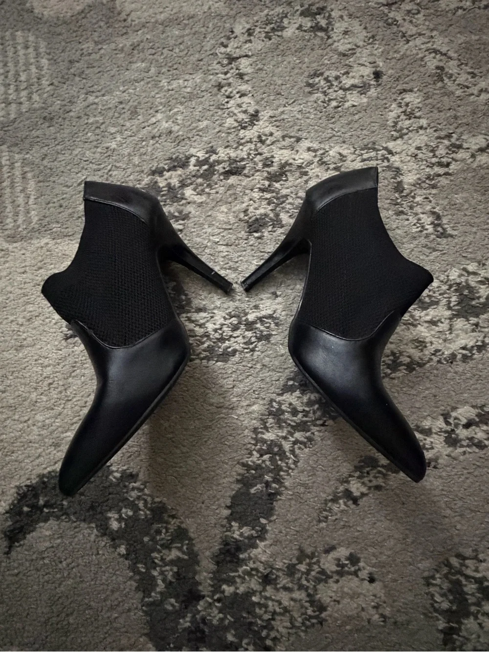 🍁Vera Wang Black Stiletto mixed media Booties size 8.5